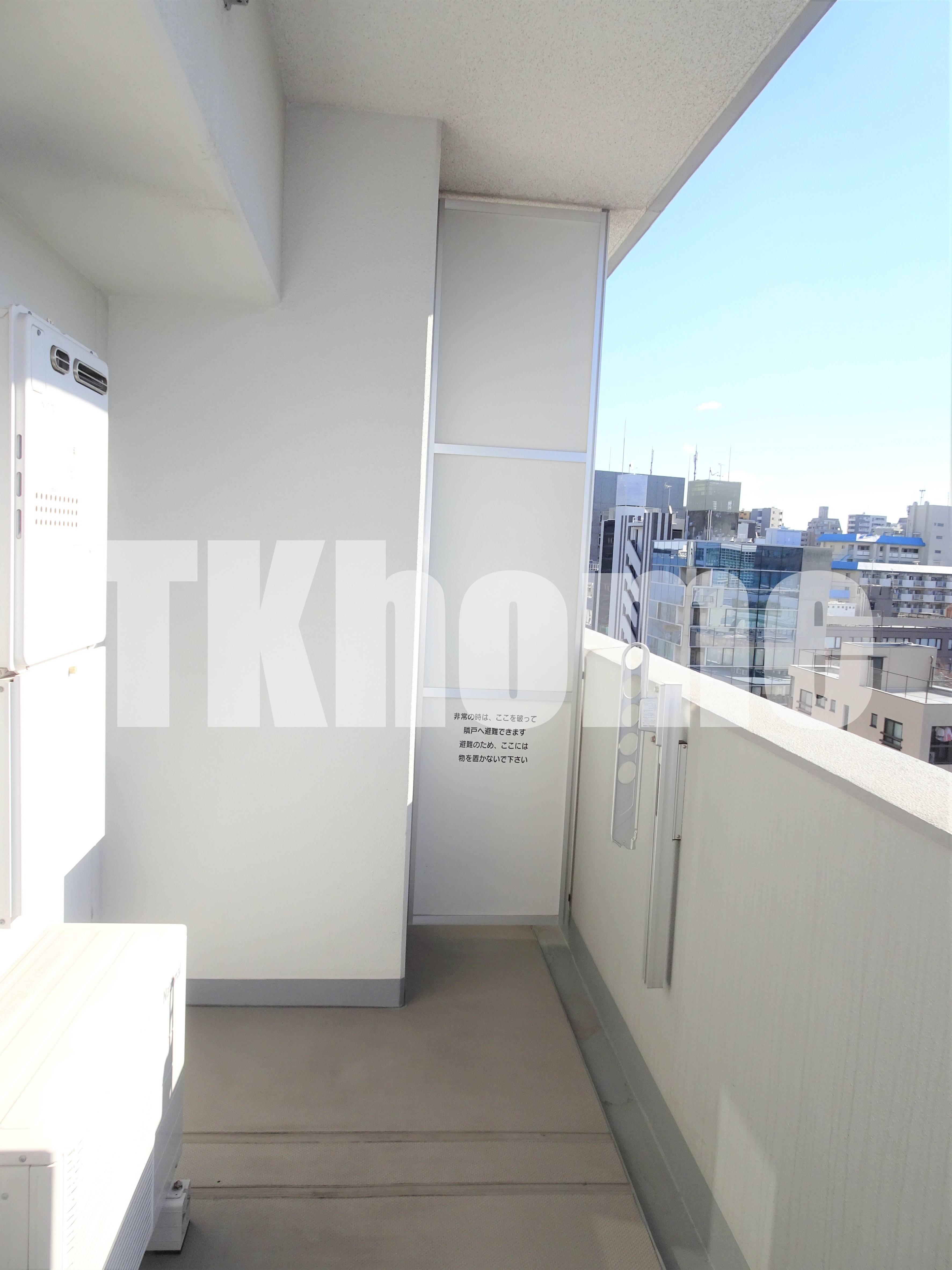 バルコニー　南向きの日当たりの良いワイドバルコニー