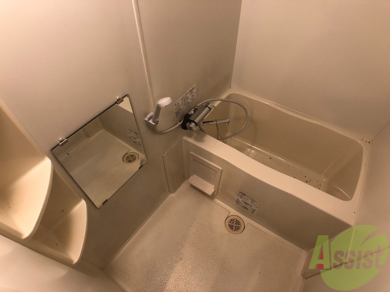 バス・シャワールーム　お風呂になります。一日の疲れを癒してくださいね。