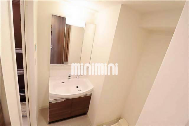 洗面設備　独立洗面台です。