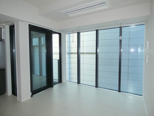 居室・リビング　★白を基調とした明るいお部屋です★