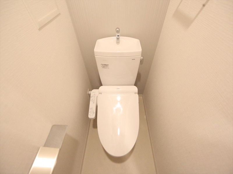 トイレ　温水洗浄暖房便座付トイレ