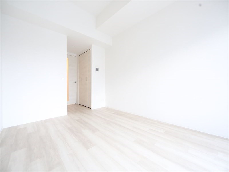 居室・リビング　洋室8.1帖　クローゼット付（収納充実してます）