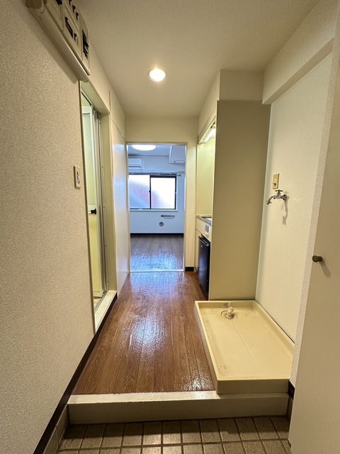 玄関　別部屋参考写真です