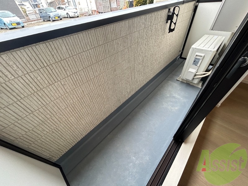 バルコニー　バルコニーは南向きです。暖かい日差しが望めそうですね。