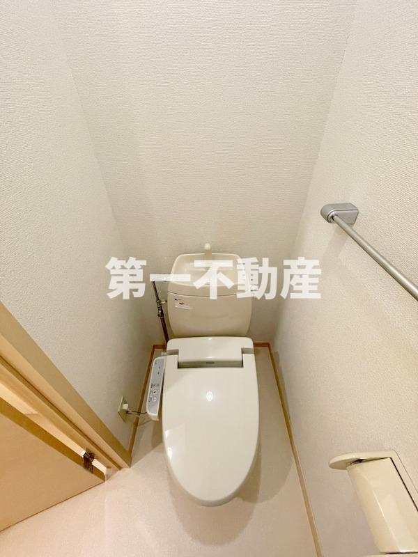 トイレ　温水洗浄便座