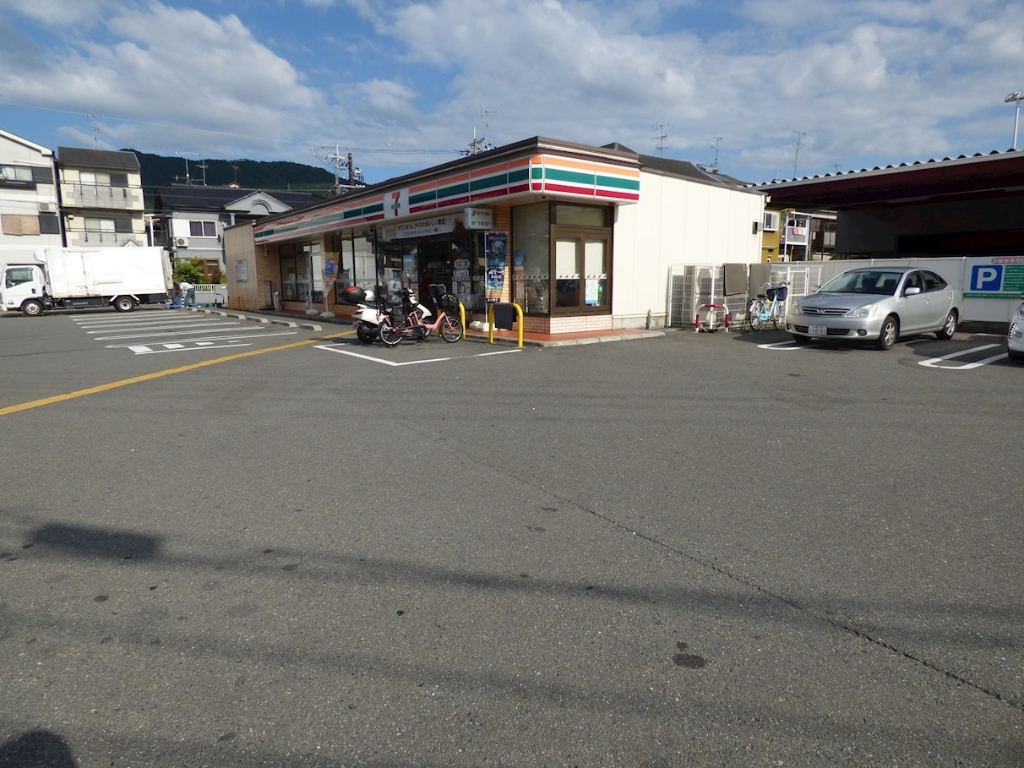 コンビニ　セブンイレブン 京都伏見醍醐店（コンビニ）まで218m