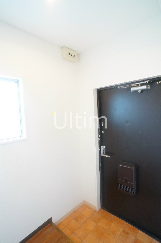 玄関　別部屋のお写真です。ご参考までに！