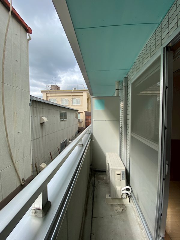 バルコニー　別部屋のお写真です。ご参考までに！