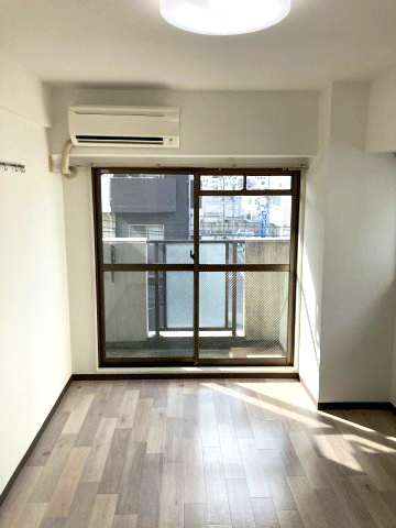 居室・リビング　エアコン付の洋室