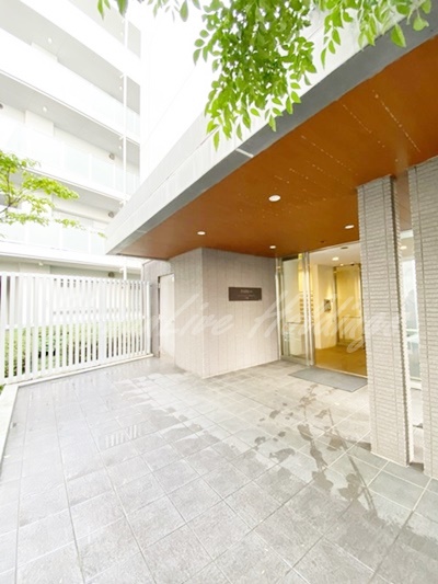 エントランス　清潔感のあるエントランスです♪