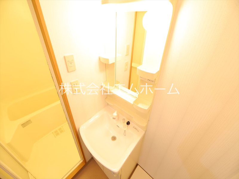 洗面設備　独立洗面台　室内洗濯機置き場　窓付（換気良好）