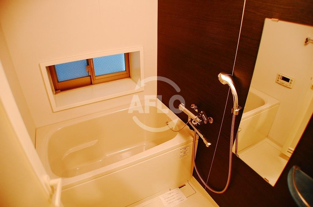 バス・シャワールーム　パウゼ堺筋　窓付バスルーム