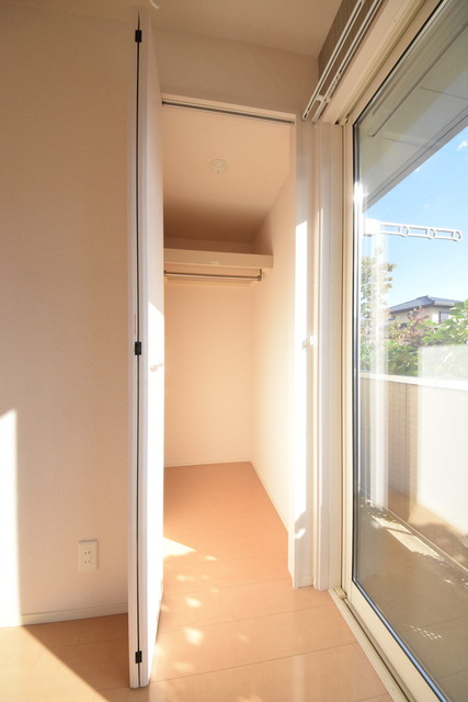 収納　～たっぷり収納スペースです～