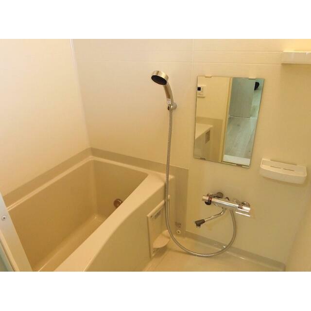 バス・シャワールーム　浴室乾燥機付き！一日の疲れはお風呂に入ってリフレッシュ！