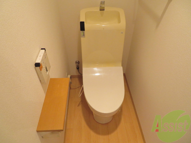 トイレ　こちらはトイレです。清潔感があり、安心して使用できます。