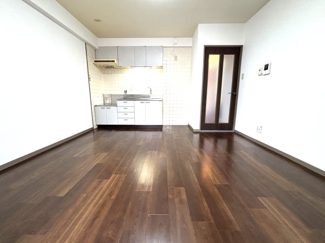 居室・リビング　約8帖のリビング