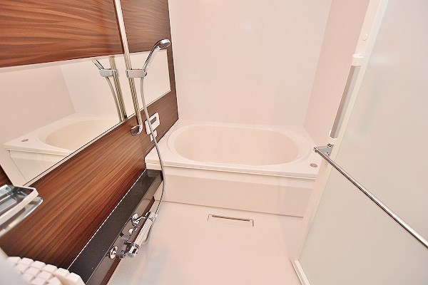 バス・シャワールーム　★追い炊き機能＆浴室乾燥機付き★