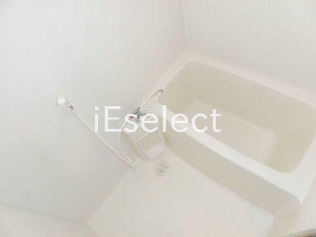 バス・シャワールーム　1日の疲れを洗い流すバスルームです