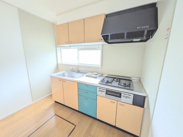 キッチン　★★３口ガスコンロとグリル付きです♪★★