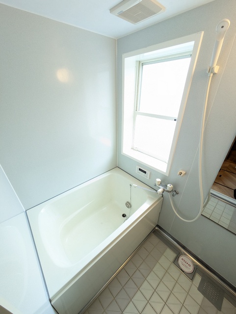 バス・シャワールーム　★★お風呂は嬉しい追焚給湯付きです♪★★