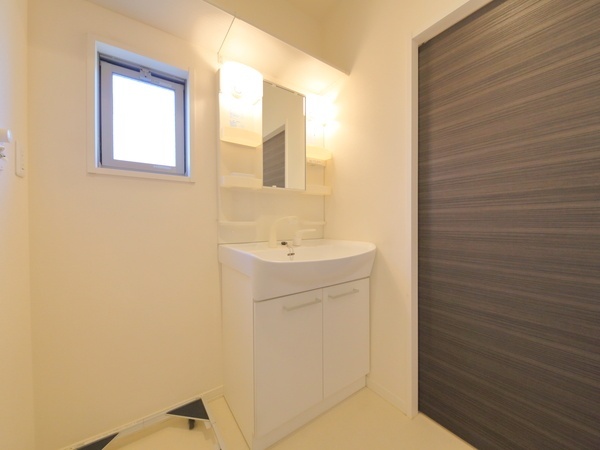 洗面設備　入居中またはリフォーム中のため同棟別室写真