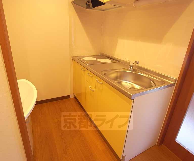 キッチン　広いキッチンスペースです。