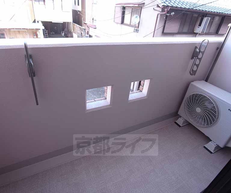 バルコニー　布団も十分干せます。