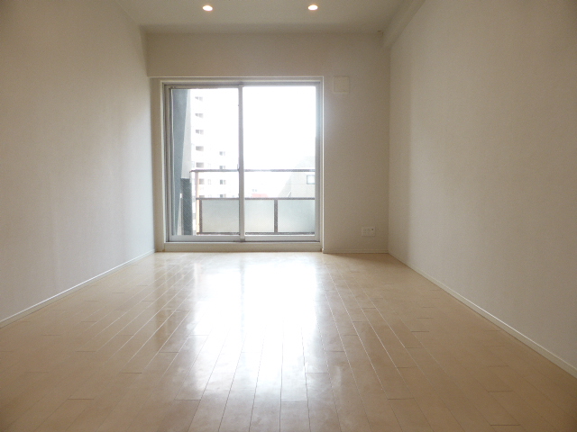 居室・リビング　内観1