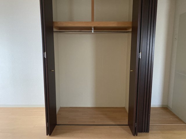 収納　棚付きクローゼット