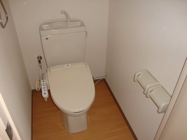 トイレ　【-思い切って、湘南。-　Blueの取り扱い物件】