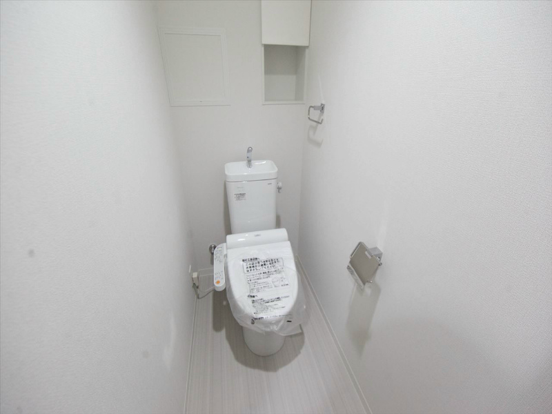 トイレ　温水洗浄暖房便座付トイレ