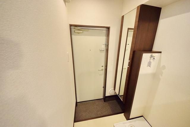 玄関　同タイプ部屋イメージ写真
