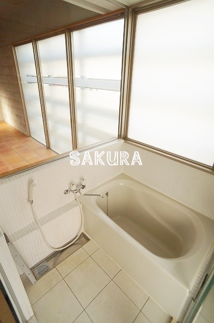 バス・シャワールーム　日々の疲れを癒すお風呂です♪