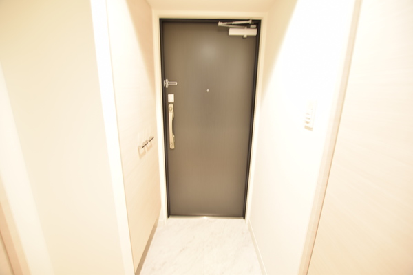 玄関　※同棟別部屋