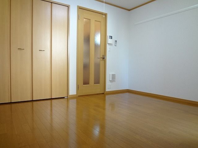 居室・リビング　☆明るい洋室☆