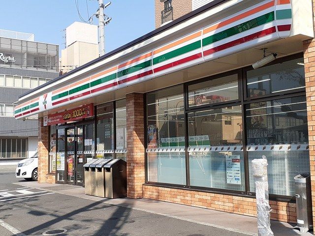 コンビニ　セブンイレブン様（コンビニ）まで170m