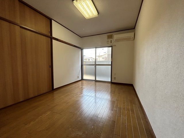 居室・リビング　※別号室参考写真