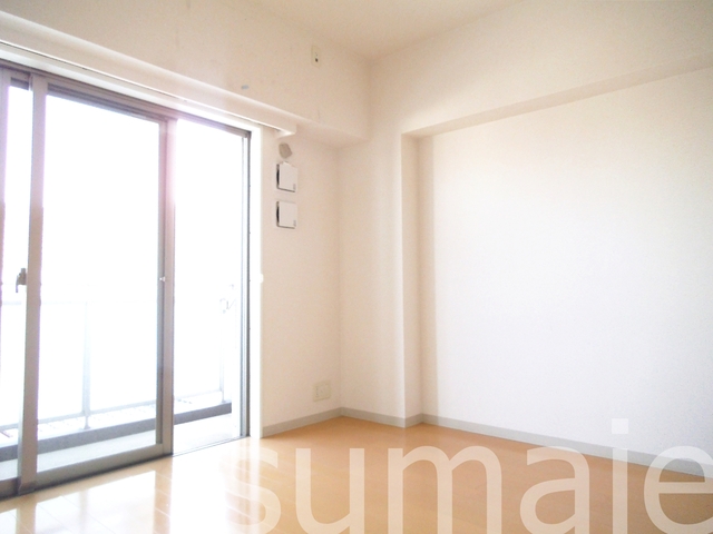 居室・リビング　東向きのお部屋です♪