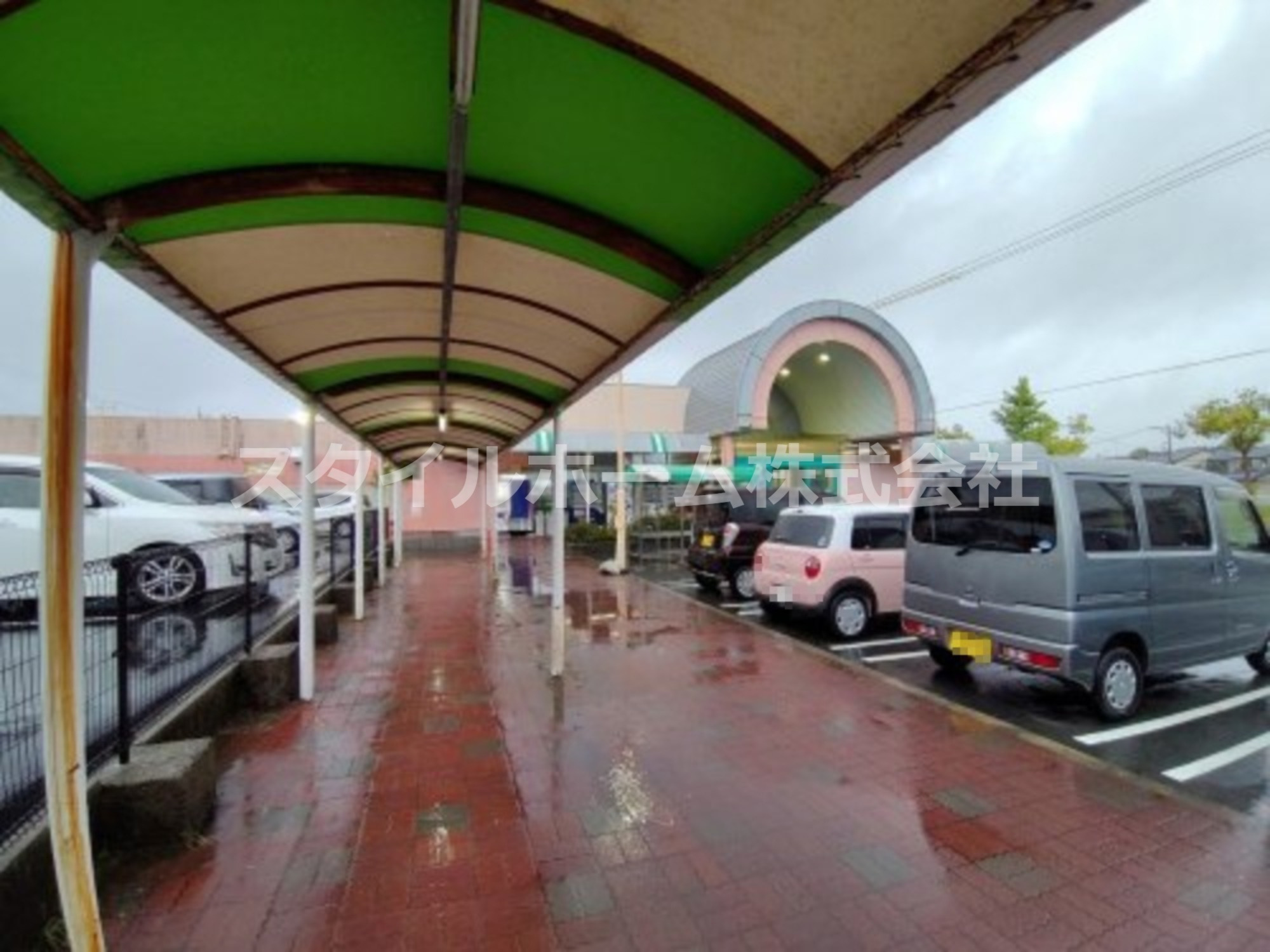 スーパー　ドミー飯村店（スーパー）まで816m