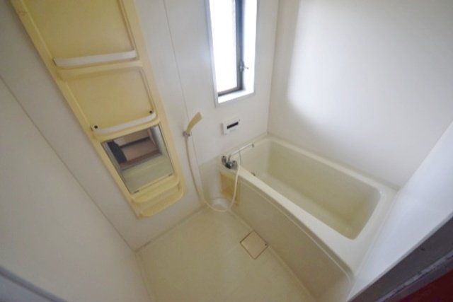 バス・シャワールーム　★お風呂に窓がついてるのって魅力的です★