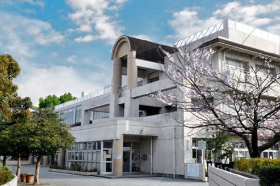 小学校　横浜市立さつきが丘小学校（小学校）まで2148m