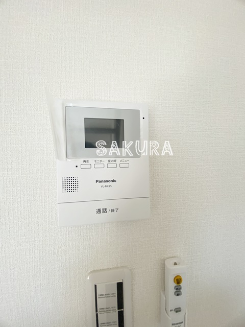 セキュリティ　女性の方でも安心のモニター付きインターフォン♪