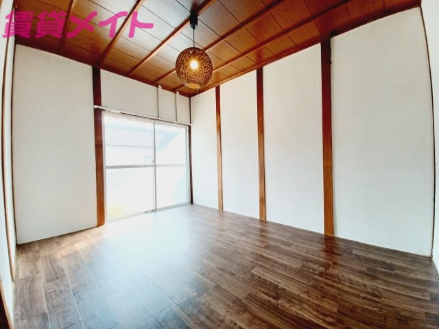 居室・リビング　同型参考写真