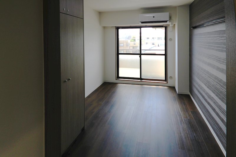 居室・リビング　接道側なので、陽当たり良好です。