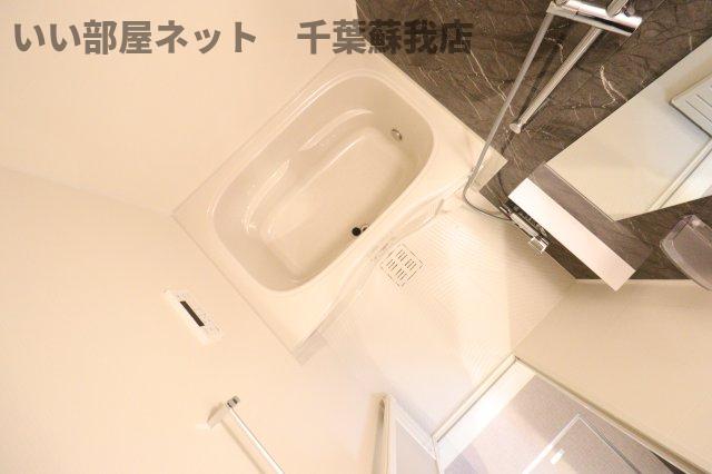バス・シャワールーム　落ち着いた空間のお風呂です