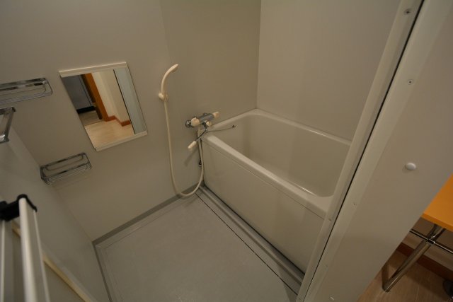 バス・シャワールーム　シンプルで機能的なユニットバスです！