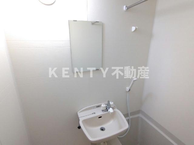 洗面設備　ゆったりとスペースのある洗面所
