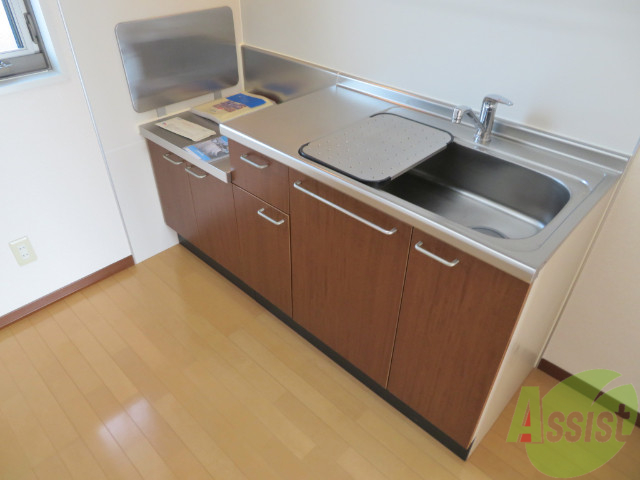 キッチン　こちらはキッチン。調理スペースもあり使いやすそうです。