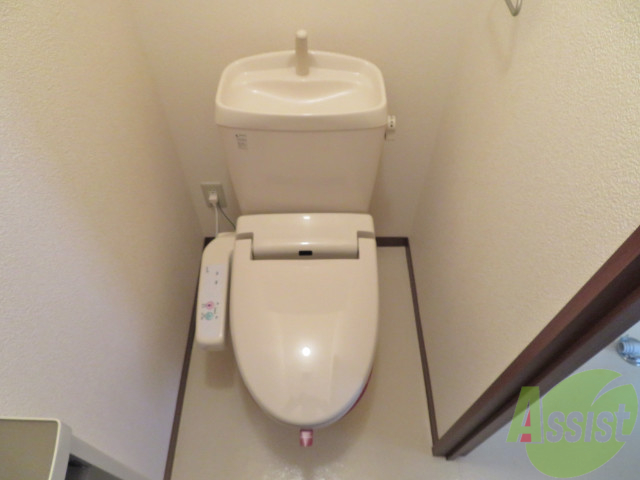 トイレ　こちらはトイレです。清潔感があり、安心して使用できます。