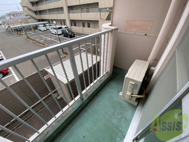 バルコニー　こまめな換気でお部屋の空気をリフレッシュ。